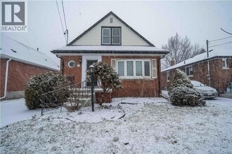 Building Photo - 356 E 17th St