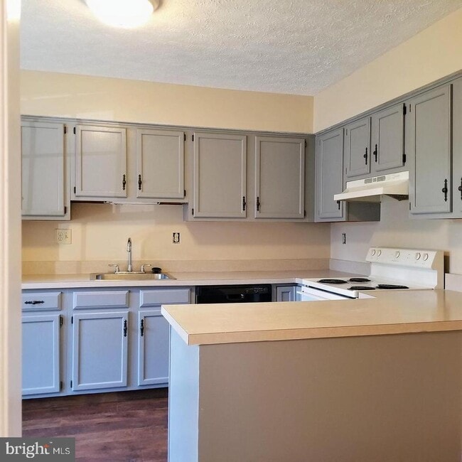 Building Photo - 1506 Virginia Ct