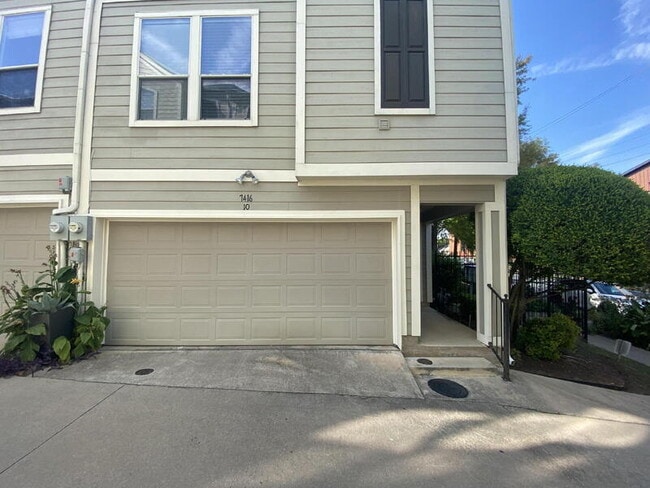 Building Photo - 7416 Coronado Ave