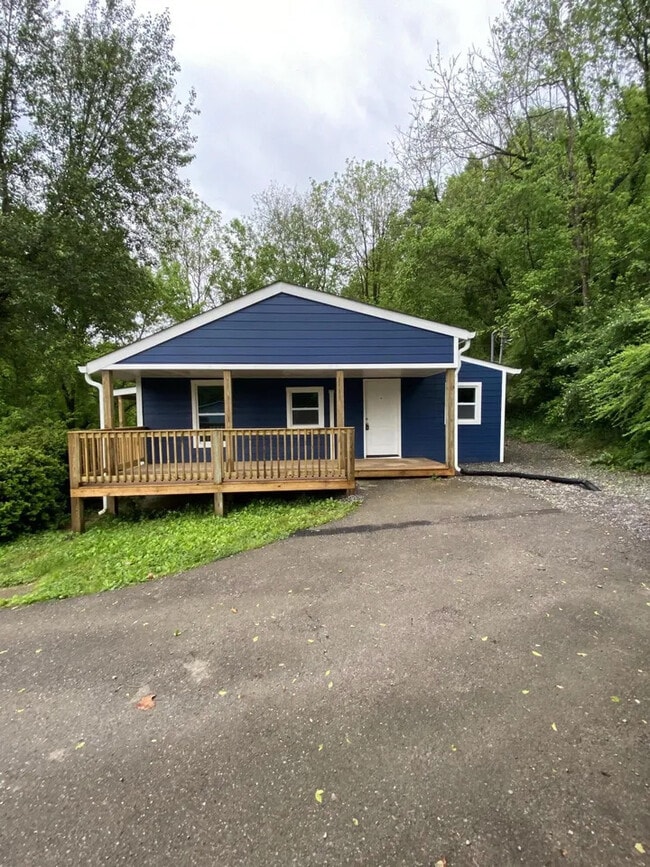 Building Photo - 606 Lester Rd