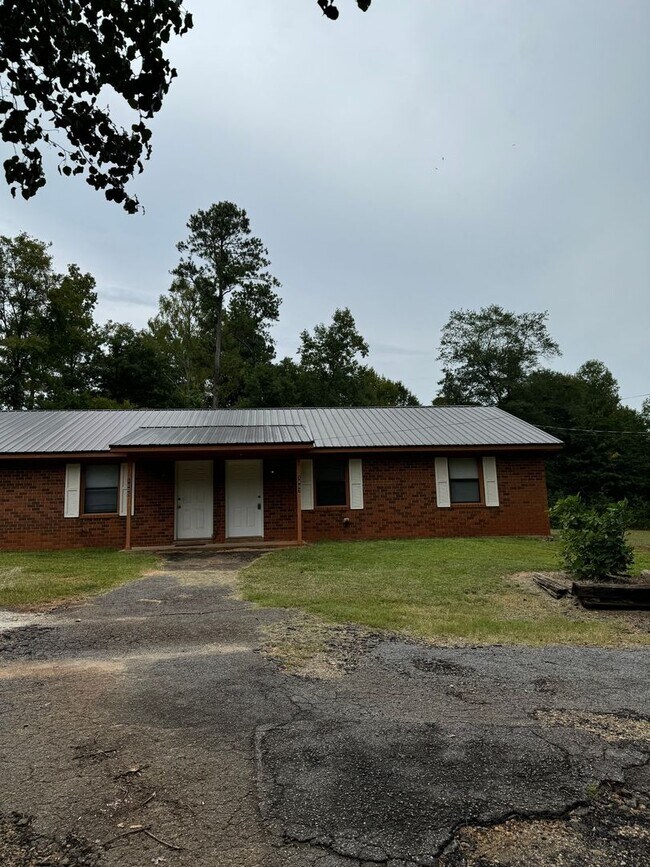 Foto del edificio - 1805-1807 Cedar Shoals Dr