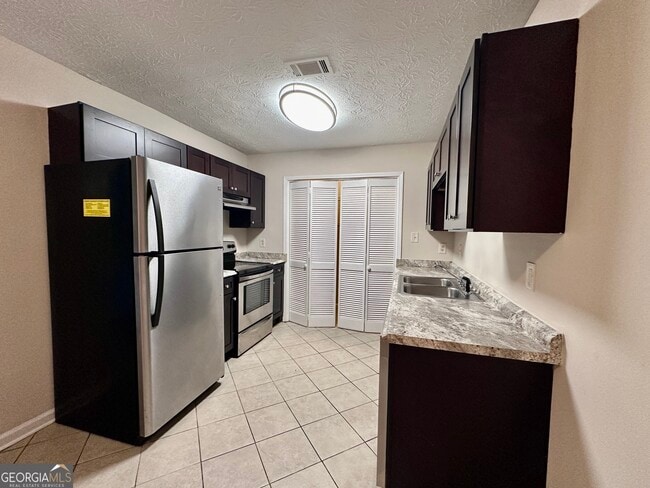 Building Photo - 1485 S Diane Ct