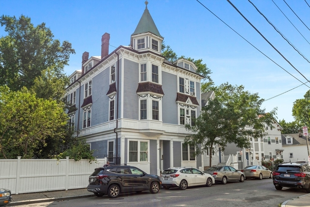 Primary Photo - 169 Boylston St
