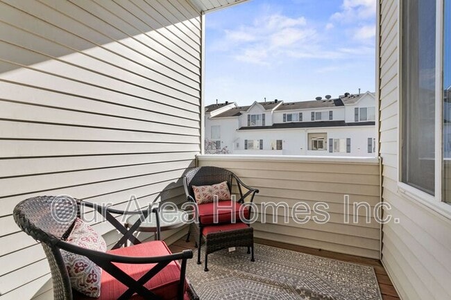 Building Photo - 6836 Meadow Grass Ln S