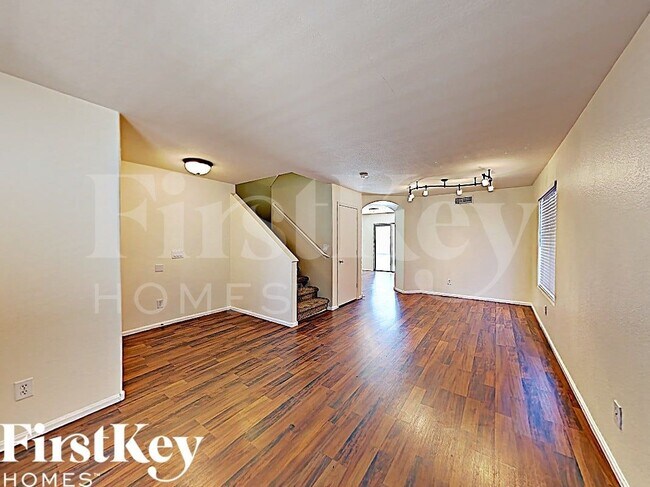 Foto del edificio - 12615 W Windsor Blvd