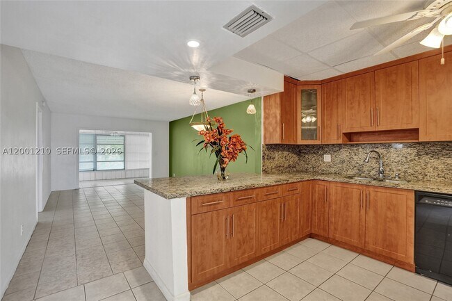 Foto del edificio - 3051 NW 46th Ave