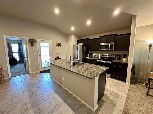 Building Photo - Furnished Rental - Minimum of 30 day stay