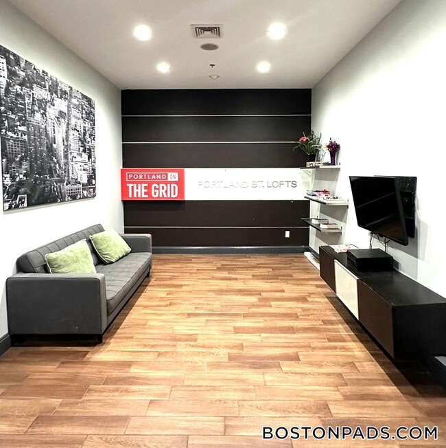 Building Photo - 26 Portland St