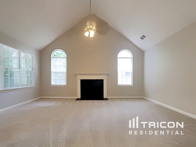 Building Photo - 1005 Redan Trace Stone Mountain GA