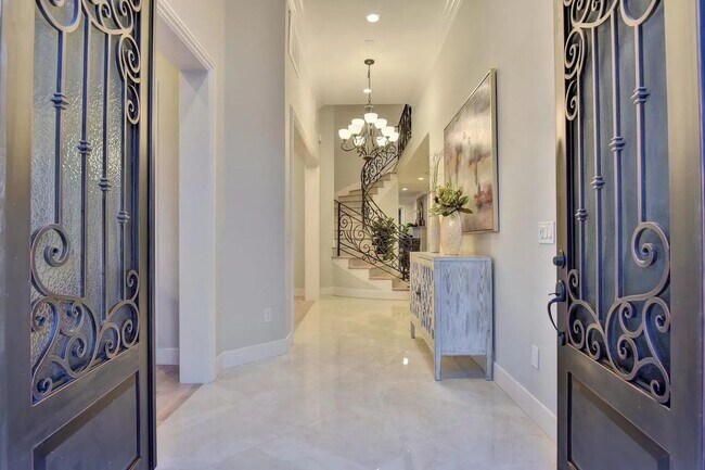 Building Photo - WILLOW GLEN - Luxury home nestled in beaut...
