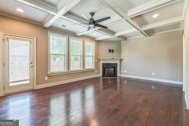 Building Photo - 5080 Whiteoak Terrace SE