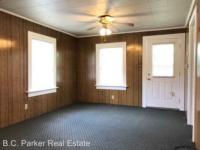 Building Photo - 2 br, 1 bath House - 3272 Maple Avenue
