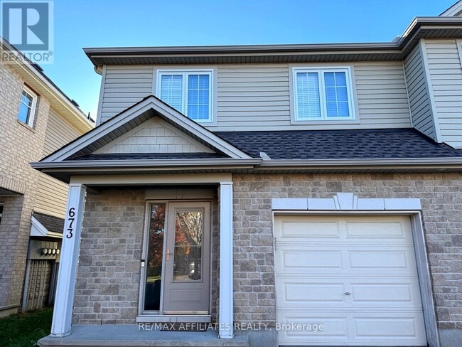 Building Photo - 673 White Alder Ave