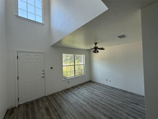 Foto del edificio - 1014 Glen Meadow Cove