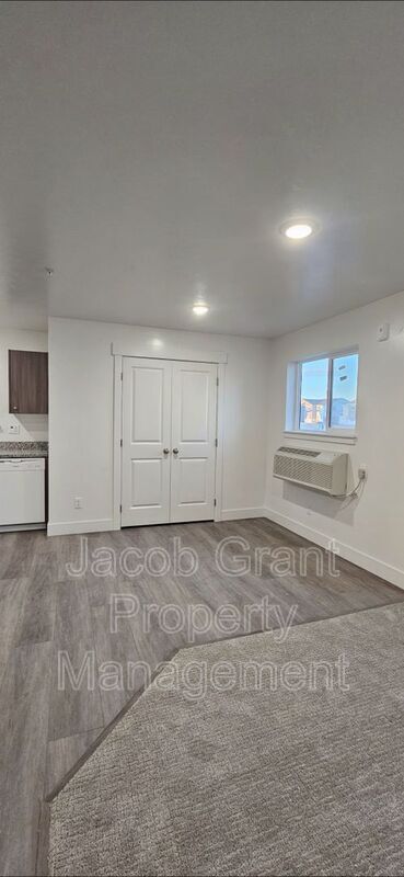 Foto del edificio - 6133 N Freedom Rd