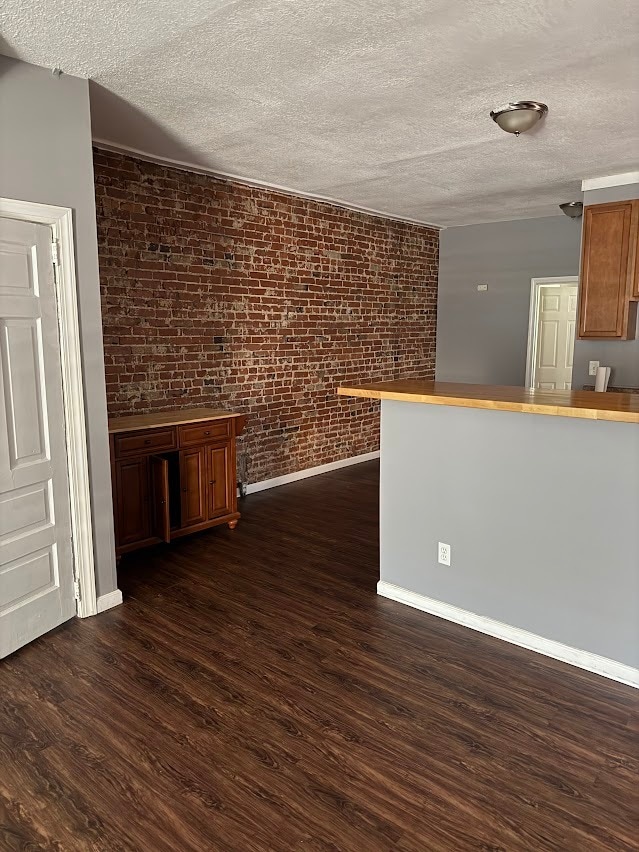 Building Photo - 4261 Russell Blvd