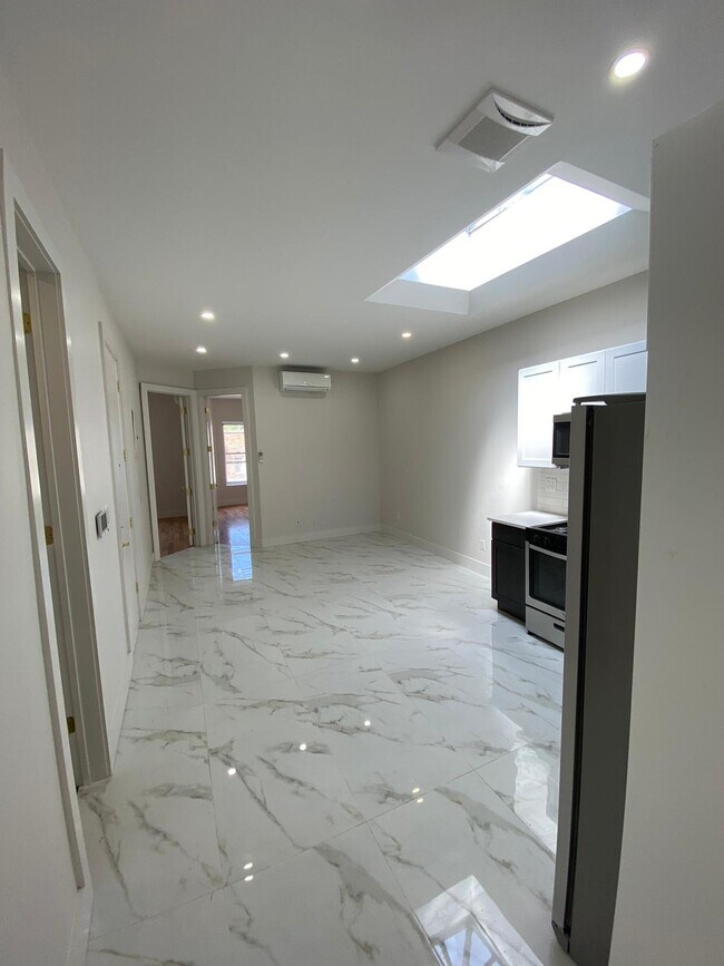 Foto del edificio - 351 E 26th St