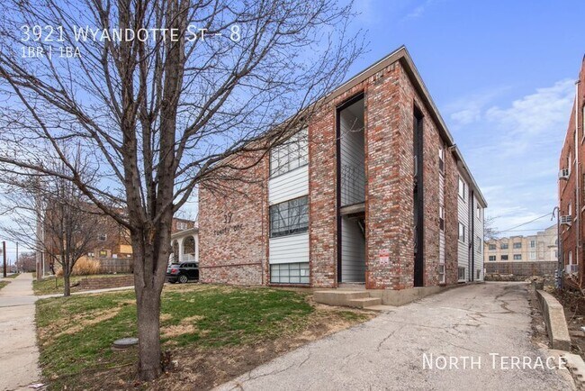 Building Photo - 3921 Wyandotte St