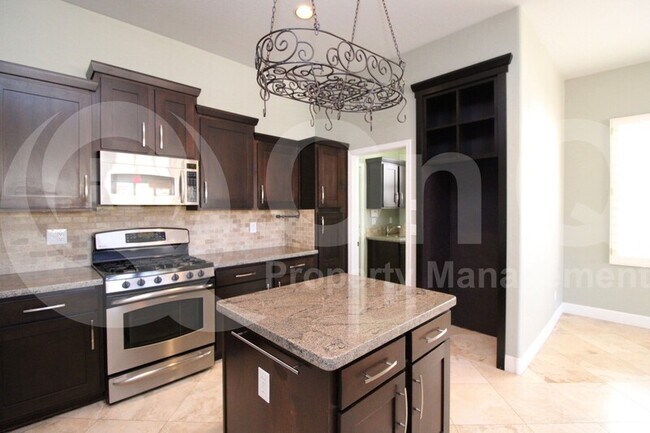 Foto del edificio - 1330 W Deer Creek Rd