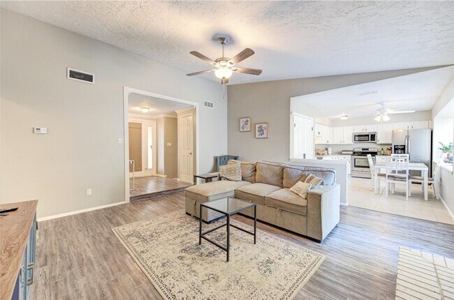 Building Photo - 9714 Birsay St