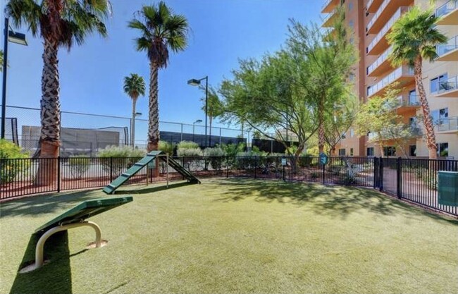 Building Photo - 8255 Las Vegas Blvd S