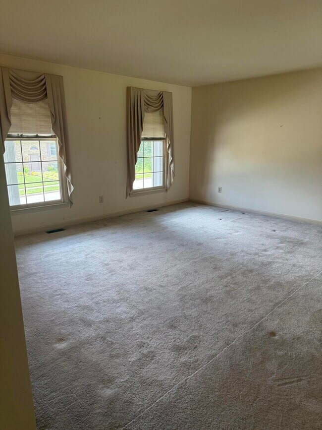 Foto del edificio - 464 Stone Creek Dr
