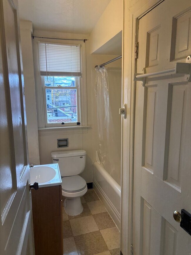 Foto del edificio - 2 Bedroom 1 Bath, Parking- York City SD