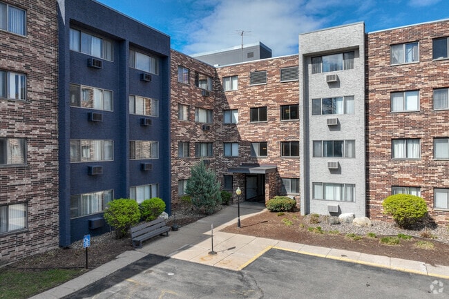 Exterior - 1510 on Main