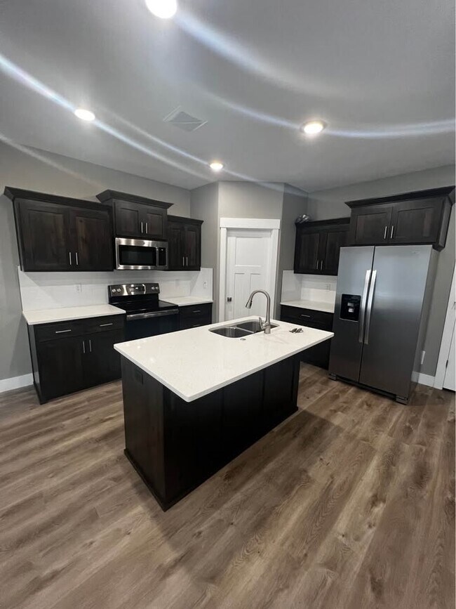 Foto del edificio - 10656 N 36th E