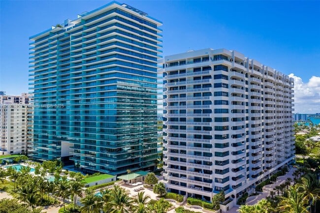 Building Photo - 10205 Collins Ave