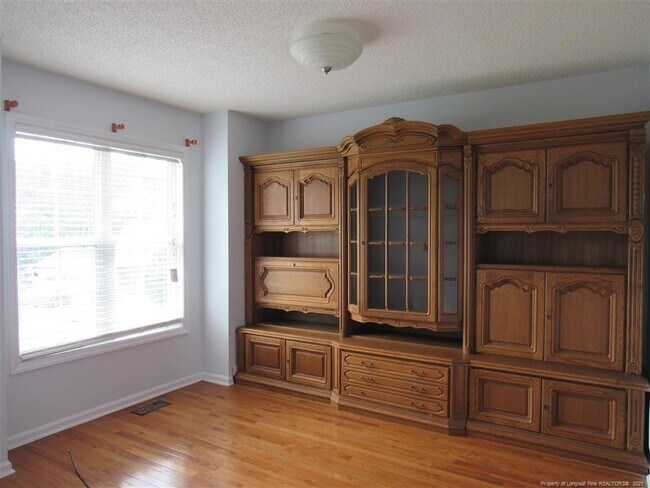 Foto del edificio - 35 Morganton Ct