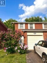 Building Photo - 20 Porterfield Crescent