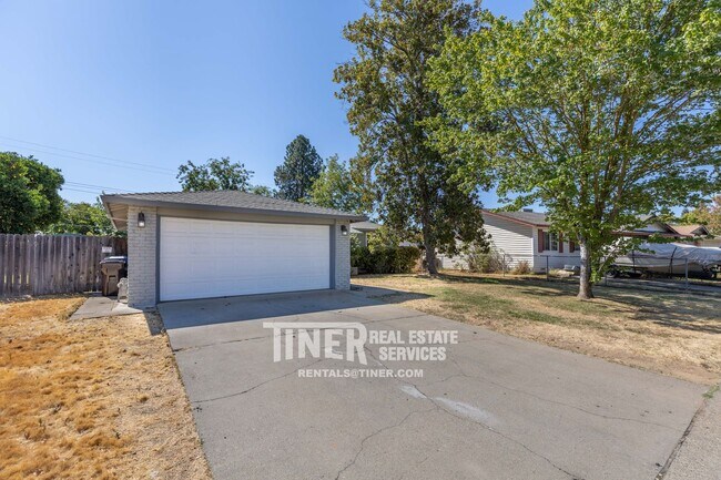 Building Photo - Great 3 Bedroom 2 Bath In Rancho