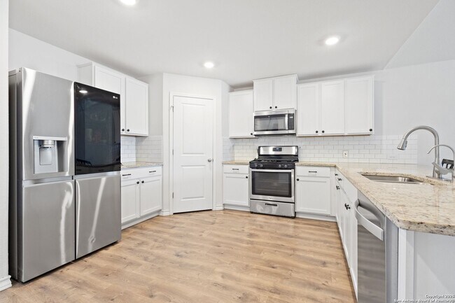 Building Photo - *COMING SOON* 4 Bed | 2.5 Bath | Loft | Solar Panels | HOA Amenities!