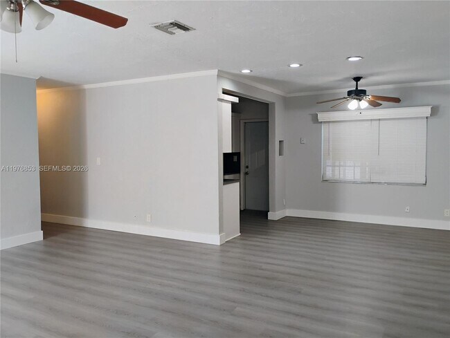 Building Photo - 2600 SW 9th Ave