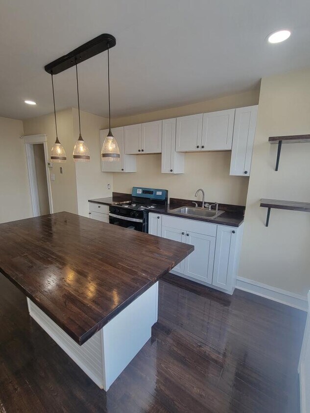 Foto principal - 6100 Alma St