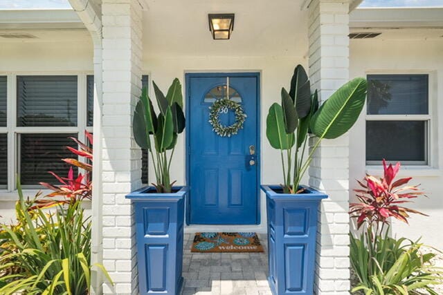 Building Photo - 936 SE Dolphin Dr
