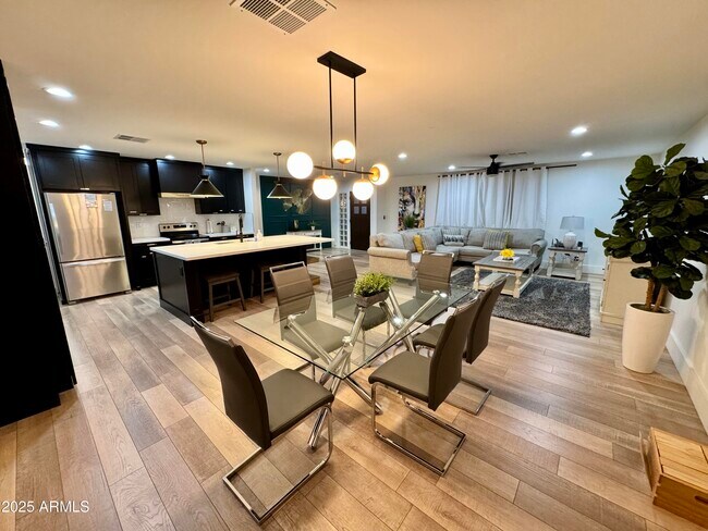 Foto del edificio - 8507 E Bonnie Rose Ave