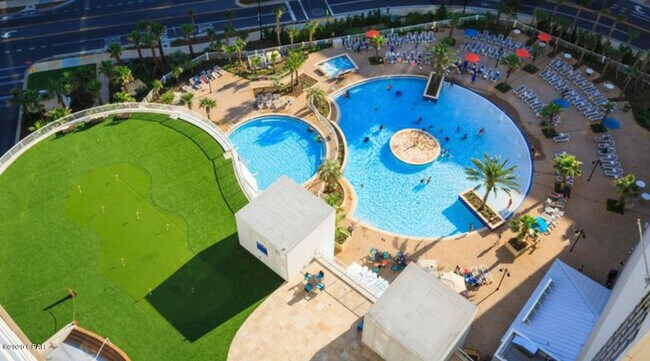 Building Photo - 9860 S Thomas Dr