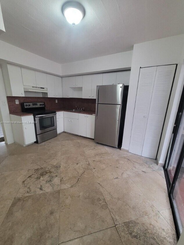 Primary Photo - 5423 W 22nd Ct