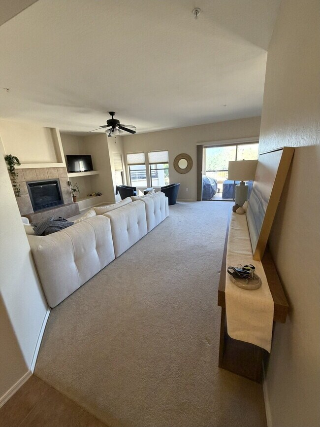 Foto del edificio - Sophisticated Comfort -- Fully Furnished Grayhawk Townhome