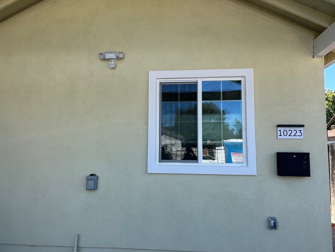 Foto principal - 10223 Sterling Blvd