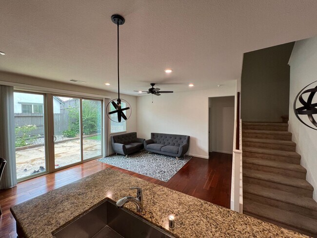 Building Photo - Gorgeous 4 Bedroom Broadstone Home!