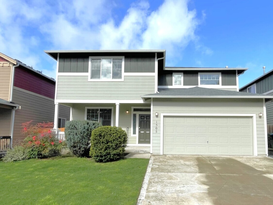 Primary Photo - 1505 Farina Loop SE