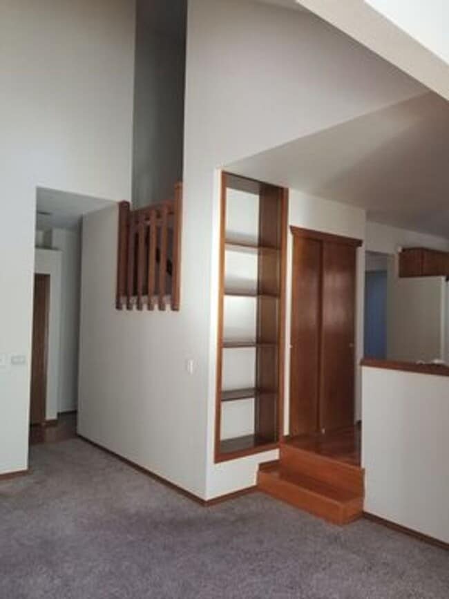 Building Photo - Cedar Mill Hidden Gem!!