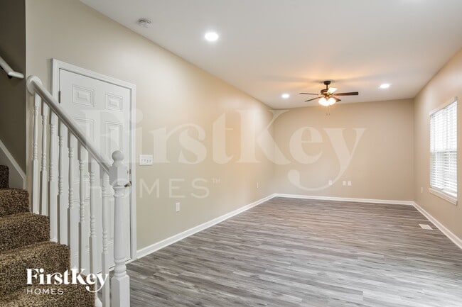 Building Photo - 229 Deerfield Dr