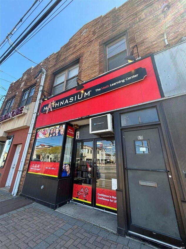 810 Jericho Turnpike Unit 2, New Hyde Park, NY 11040 Room for Rent in