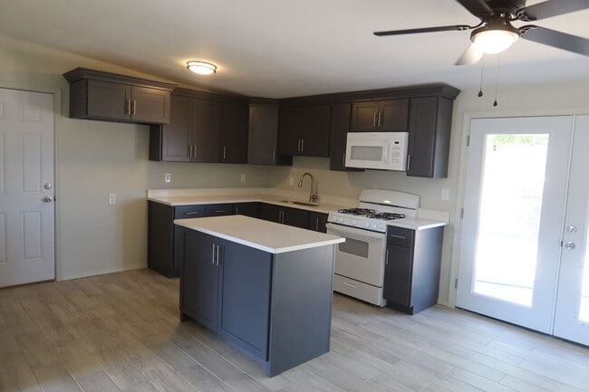 Building Photo - 10465 OMEGA