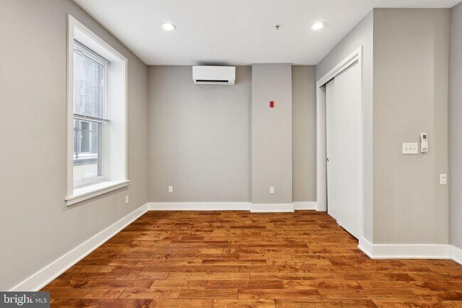 Foto del edificio - 126 S 16th St