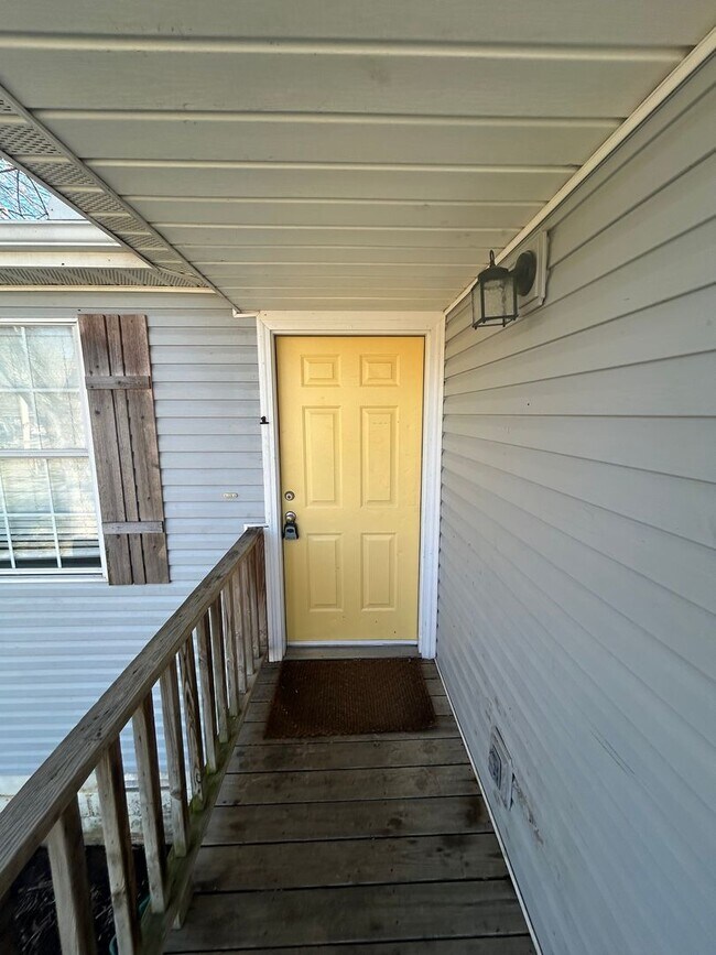 Foto del edificio - 5709 Michael Cole Ln